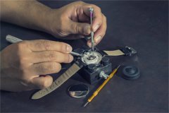 罗杰杜彼机械腕表表冠意外折断？专业应对指南在此